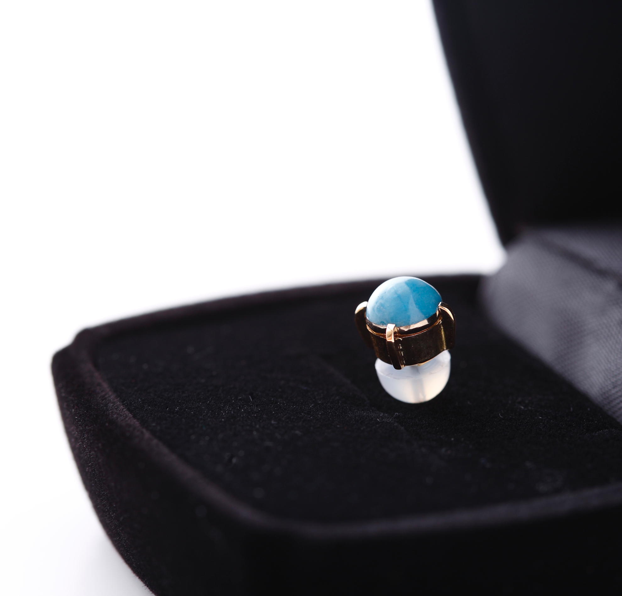 ピアスのイメージ画像